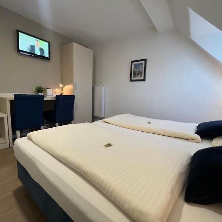 Hotel Pelikan Китцинген Екстериор снимка