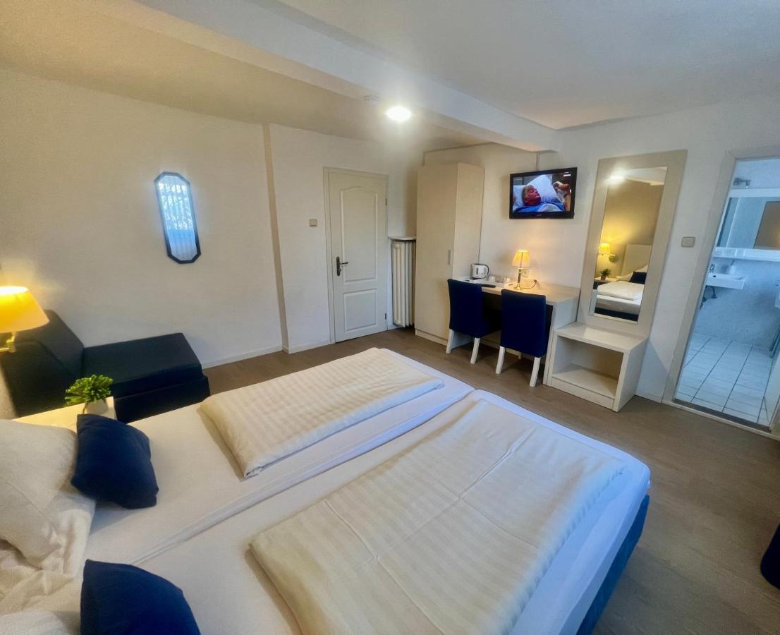 Hotel Pelikan Китцинген Екстериор снимка