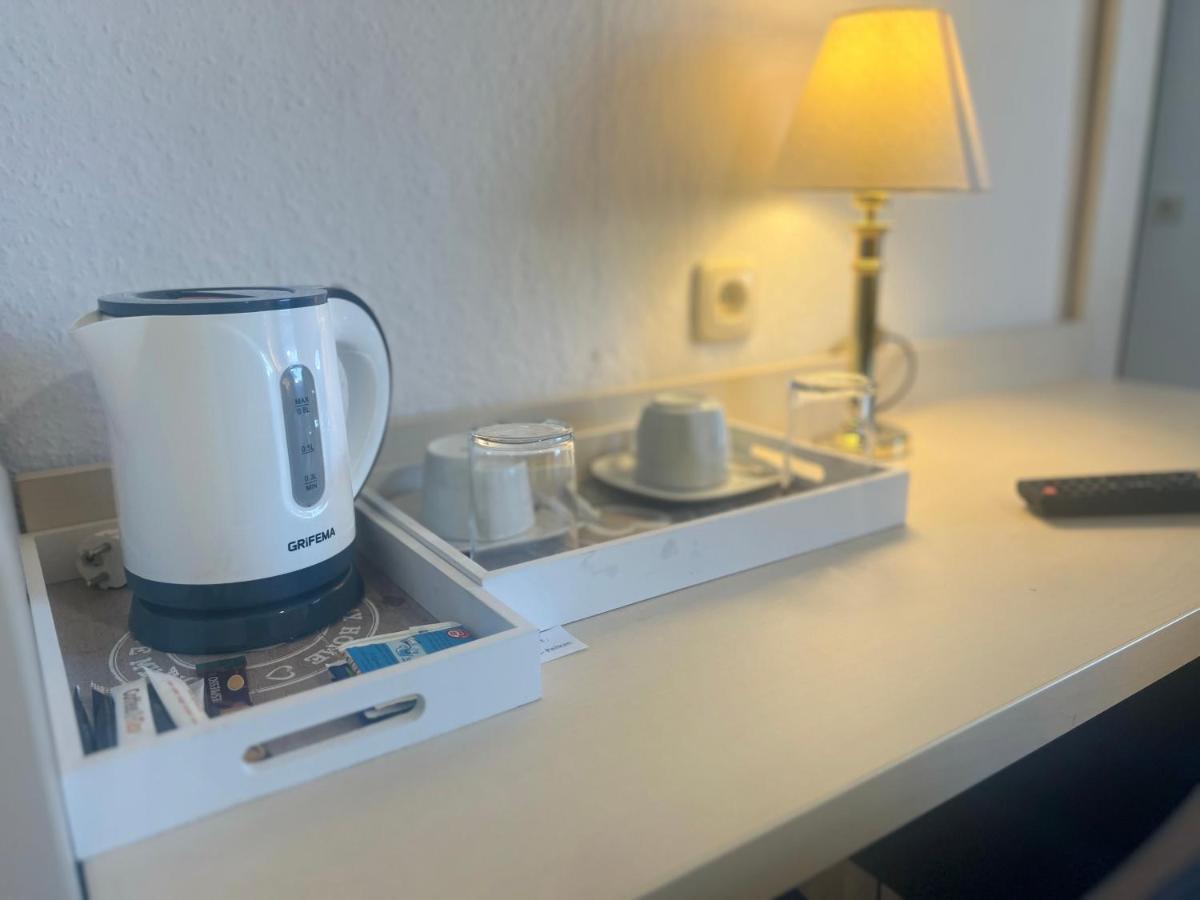 Hotel Pelikan Китцинген Екстериор снимка