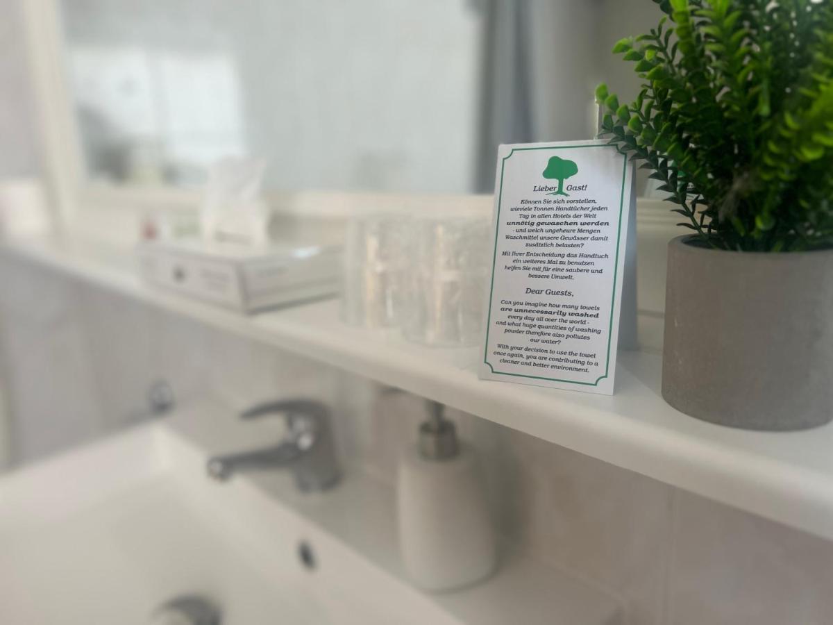 Hotel Pelikan Китцинген Екстериор снимка