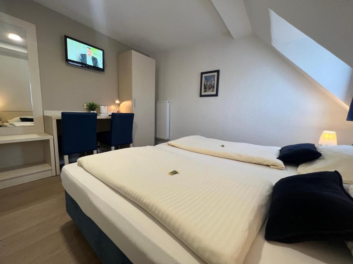 Hotel Pelikan Китцинген Екстериор снимка