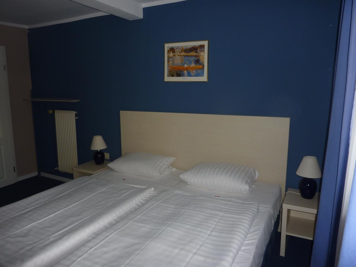 Hotel Pelikan Китцинген Екстериор снимка