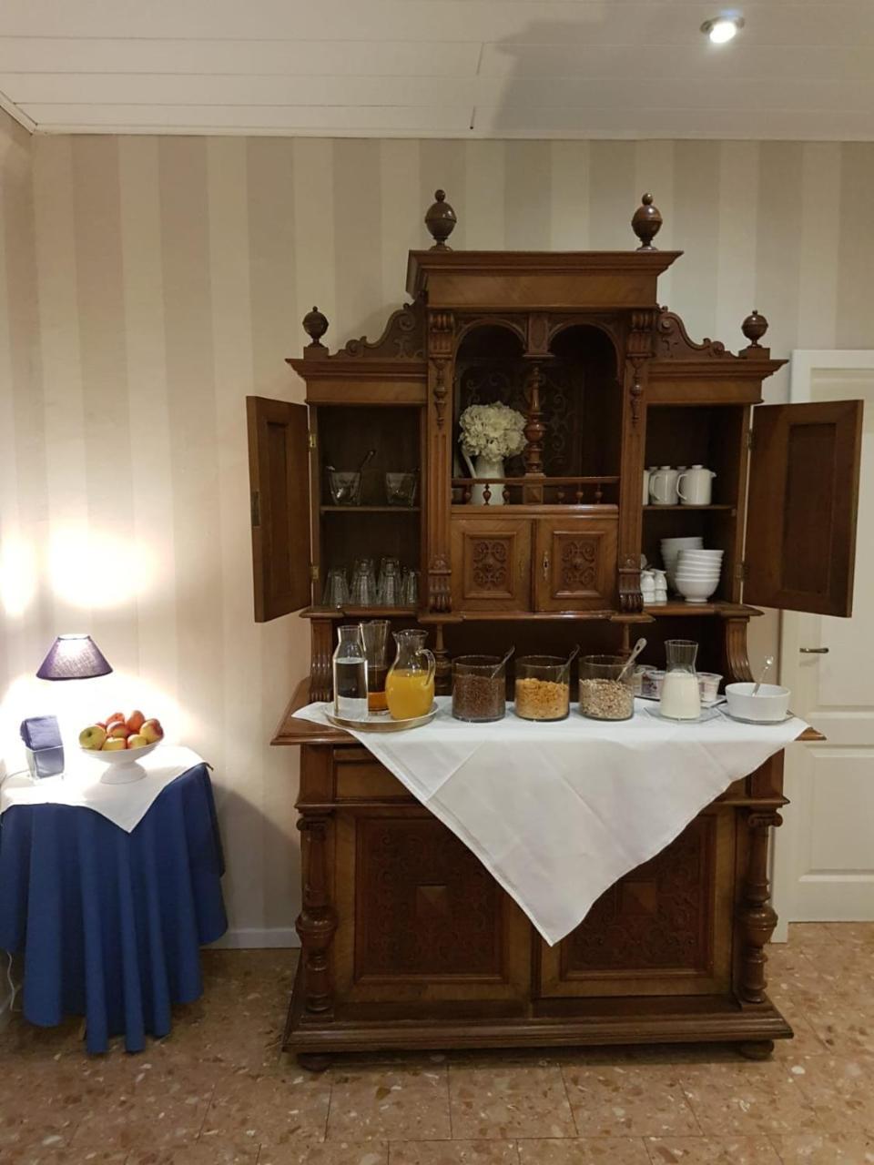 Hotel Pelikan Китцинген Екстериор снимка